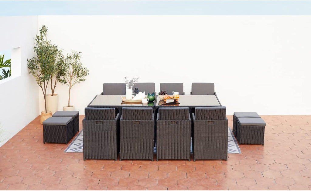 CONCEPT USINE | Salon de Jardin Encastrable 12 Places en Résiné Tréssée | Monaco Noir/Gris | Table avec Verre 5 mm + 8 Chaises + 4 Poufs | Structure Acier + Epoxy | Robuste, Confortable, Résistant