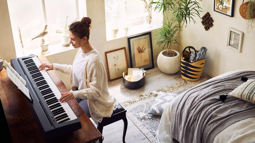 Yamaha P-45 piano numérique avec 88 touches – Compact et transportable – Idéal pour les débutants – Noir