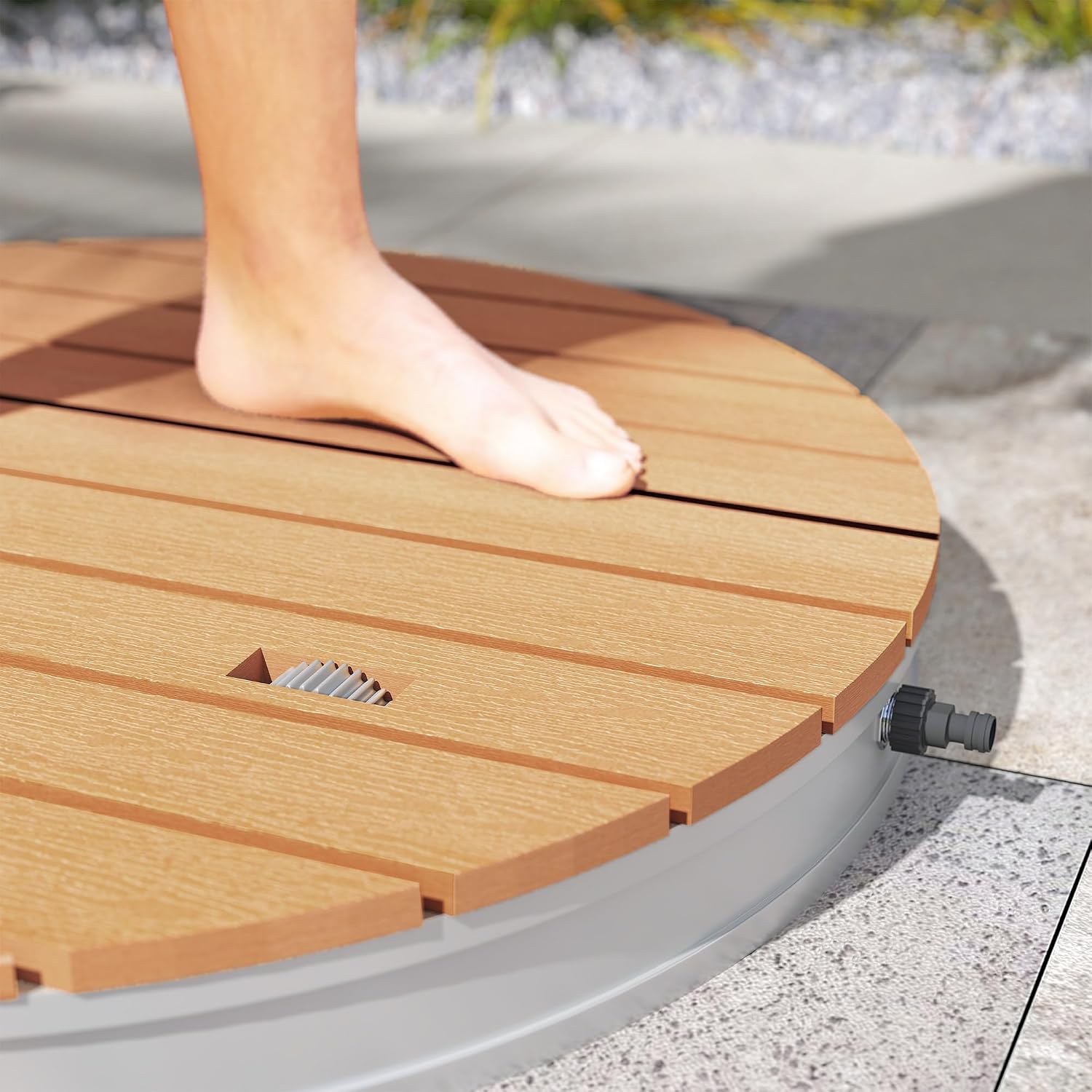 Outsunny Douche de Jardin extérieure Portable, Douche de Camping Hauteur de Fontaine réglable jusqu'à 4 m, Structure en Aluminium, résistante aux UV et au Gel pour Piscine, Plage et Spa. Ø 70,5 cm