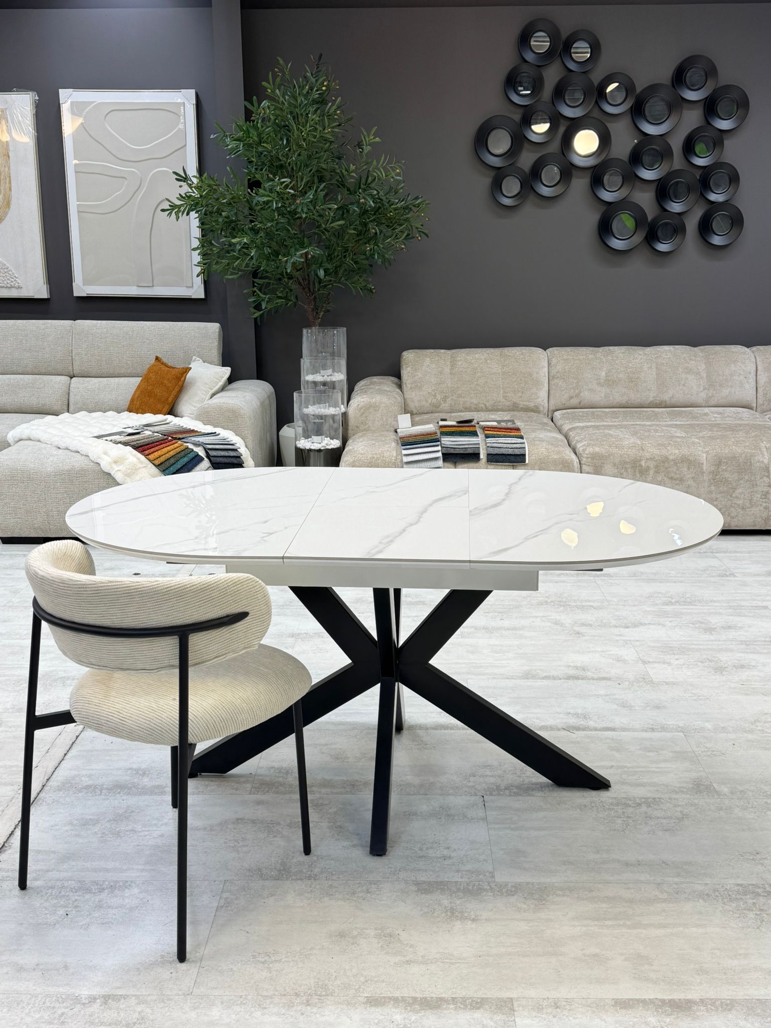 Table NOVA extensible en céramique blanche finition marbre gris – Haute Résistance