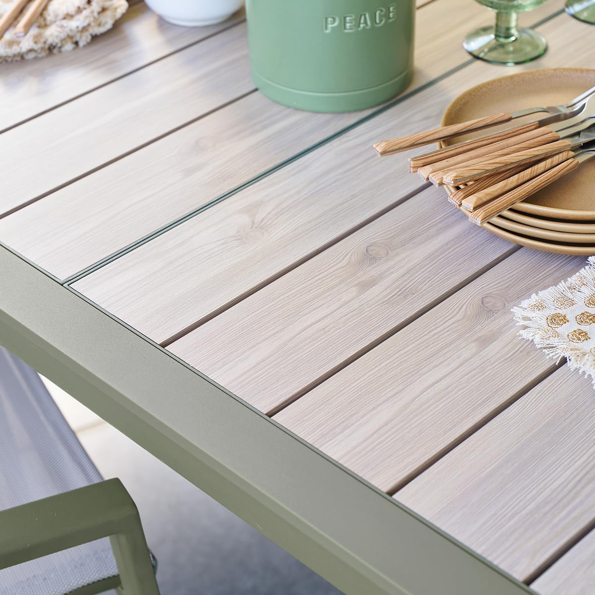 Hespéride - Table de Jardin Extensible Evasion Beige - 10 Places - Aluminium Antirouille Aluminium Effet Bois - Rallonge Coulissante