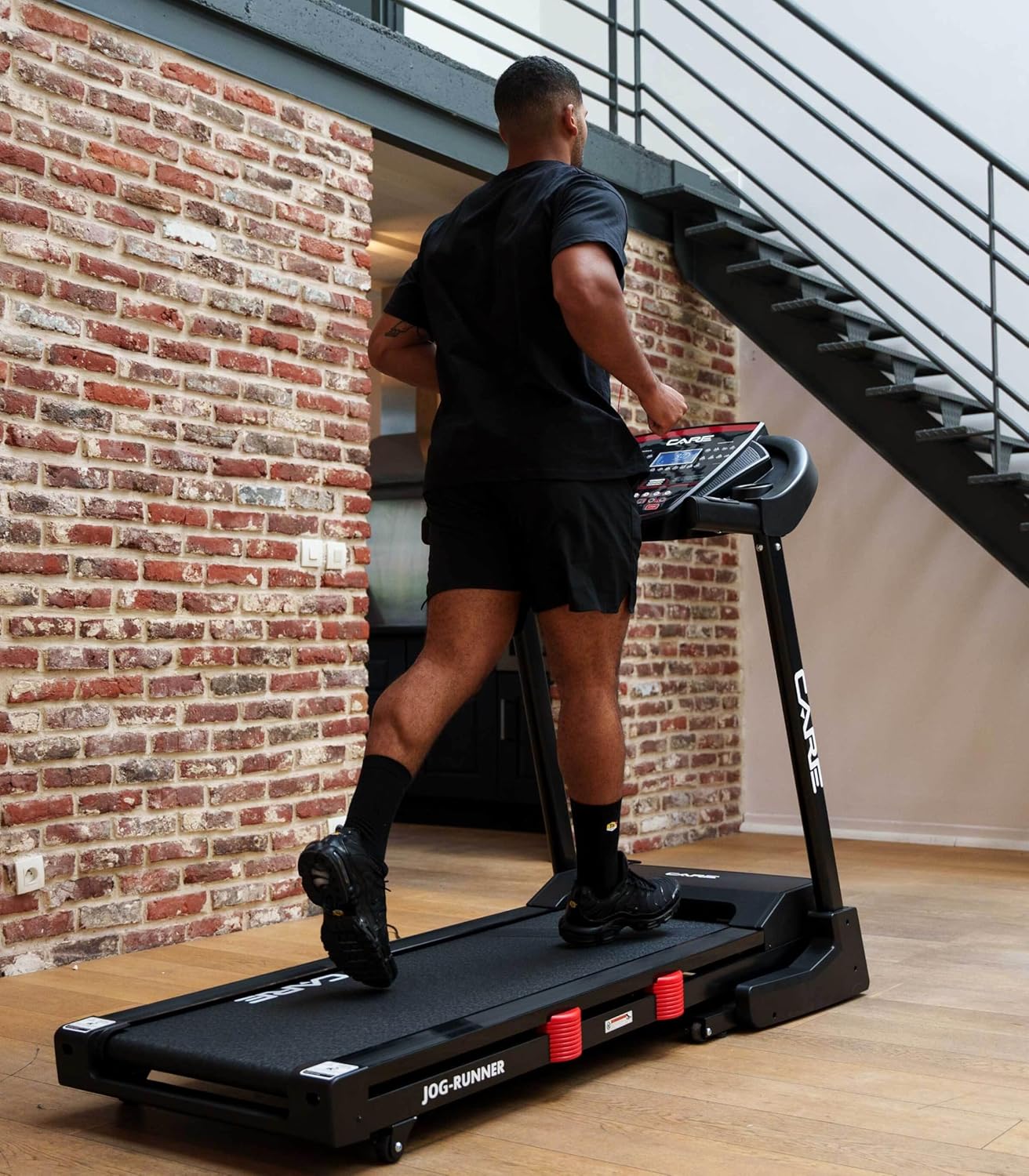 - Tapis de Course Connecté Jog Runner - Tapis de Marche Électrique Inclinable et Pliable - Jusqu'à 18km/h - 18 Niveaux d'Inclinaison - 25 Programmes