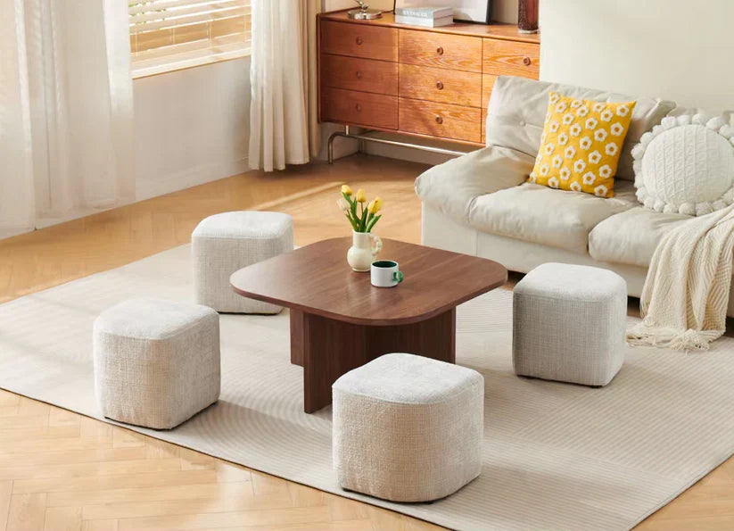 Table Basse Carrée 80 cm avec 4 Poufs Intégrés – Effet Noyer & Tissu Crémona