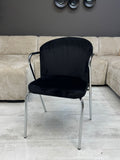 Chaise Velours Noir – Pieds Chromés Design Contemporain