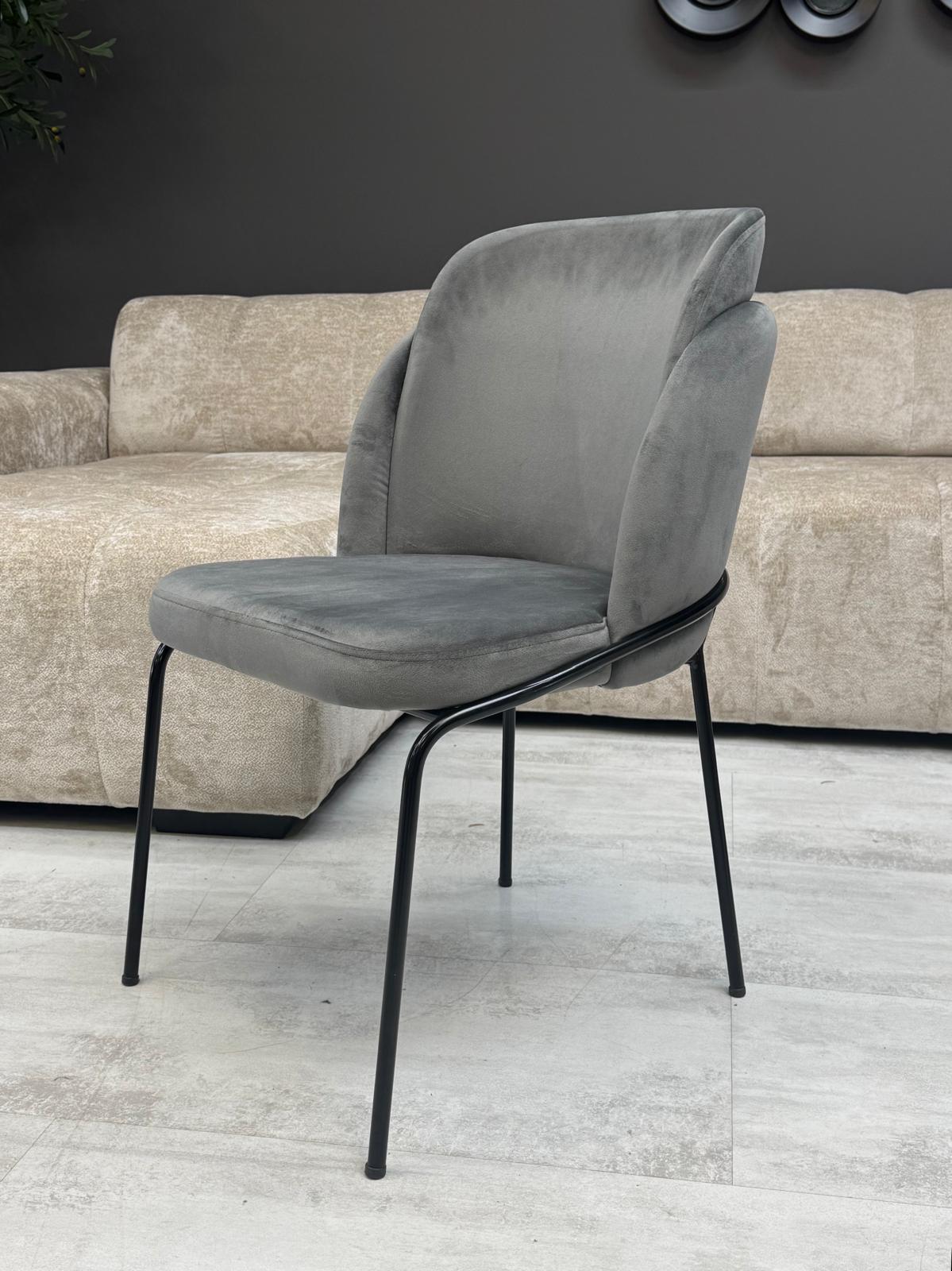 Chaise Velours Gris – Pieds Noirs Design Moderne Lisse