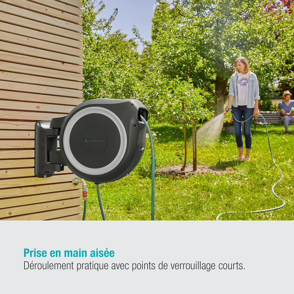 Gardena Enrouleur de Tuyau Mural Rollup L (Blanc) – Longueur 30m – Ø13mm– Garantie 5 Ans– Dévidoir pivotant à 180°– Kit Complet avec Lance, raccord, Tuyau et Support Mural Inclus (18627-20)