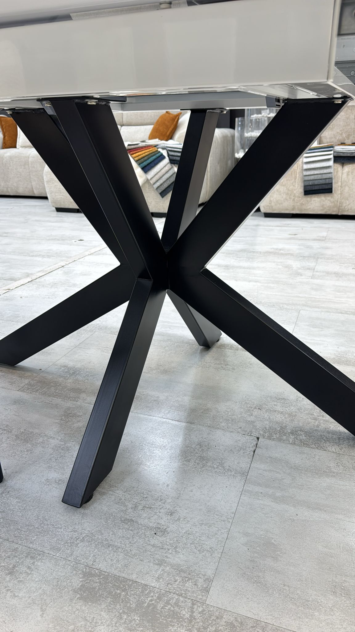 Table NOVA extensible en céramique blanche finition marbre gris – Haute Résistance