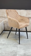 Chaise Matelassé Taupe – Assise Anti-Tache Pieds Métal Noir