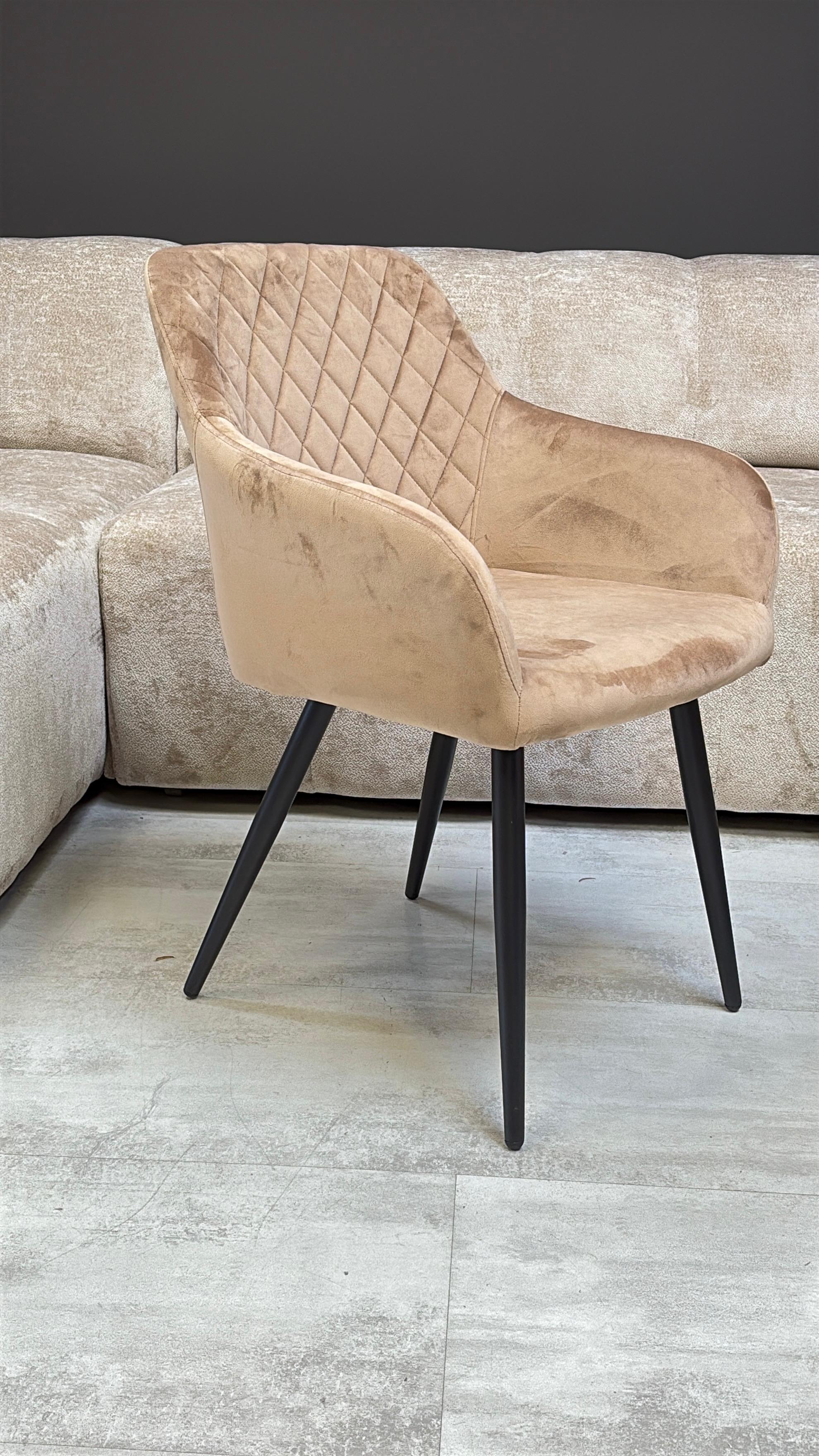 Chaise Matelassé Taupe – Assise Anti-Tache Pieds Métal Noir