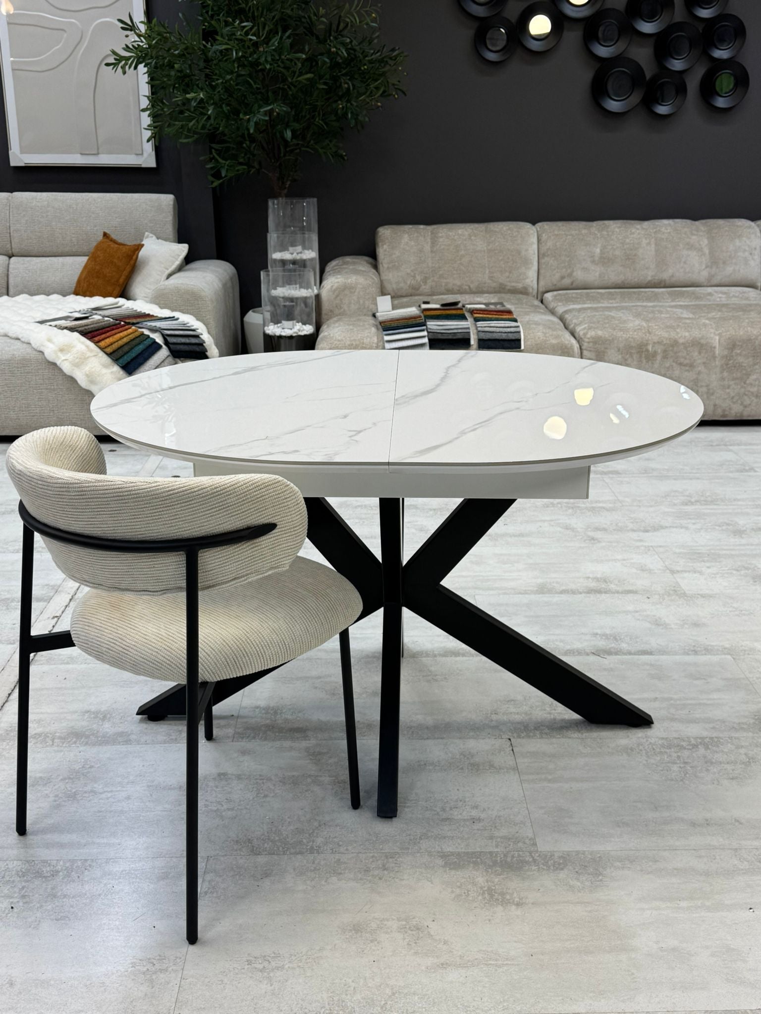 Table NOVA extensible en céramique blanche finition marbre gris – Haute Résistance